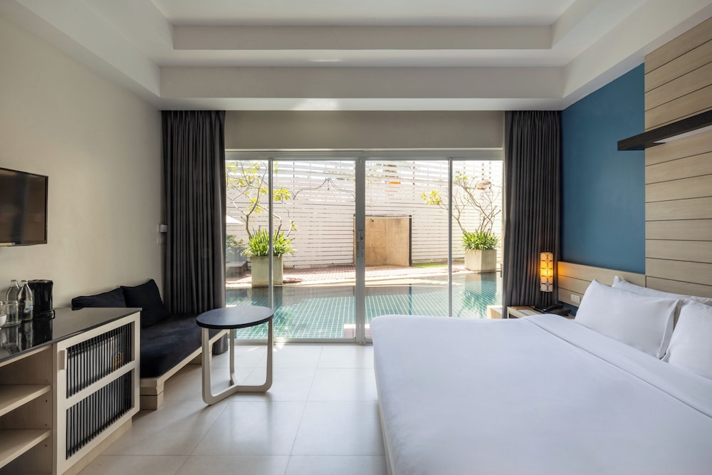 Room, Double Bed, Pool Access