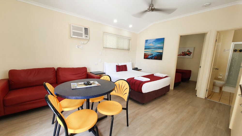 Alex Beach Cabins and Tourist Park 13/50