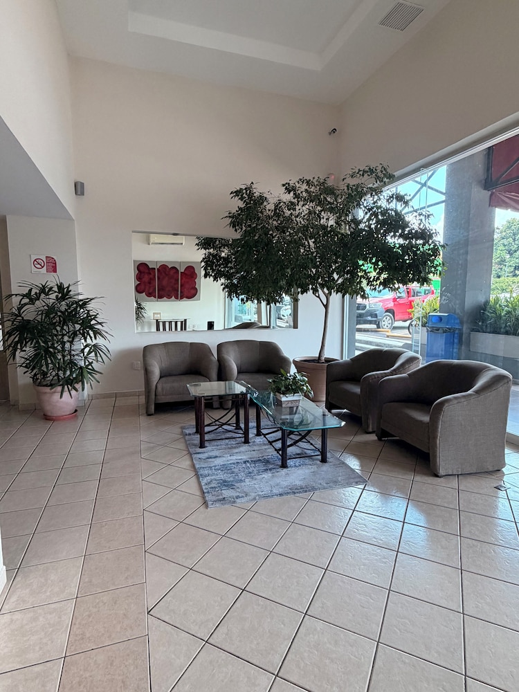 Plaza Inn Express 20/40