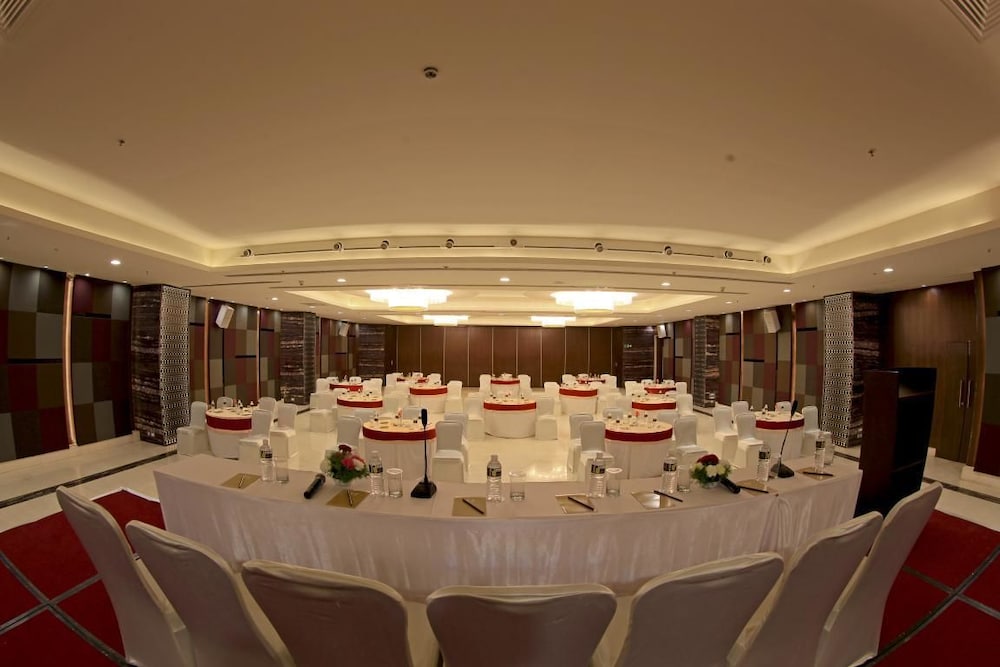 Goutham Grand Hotel 8/26