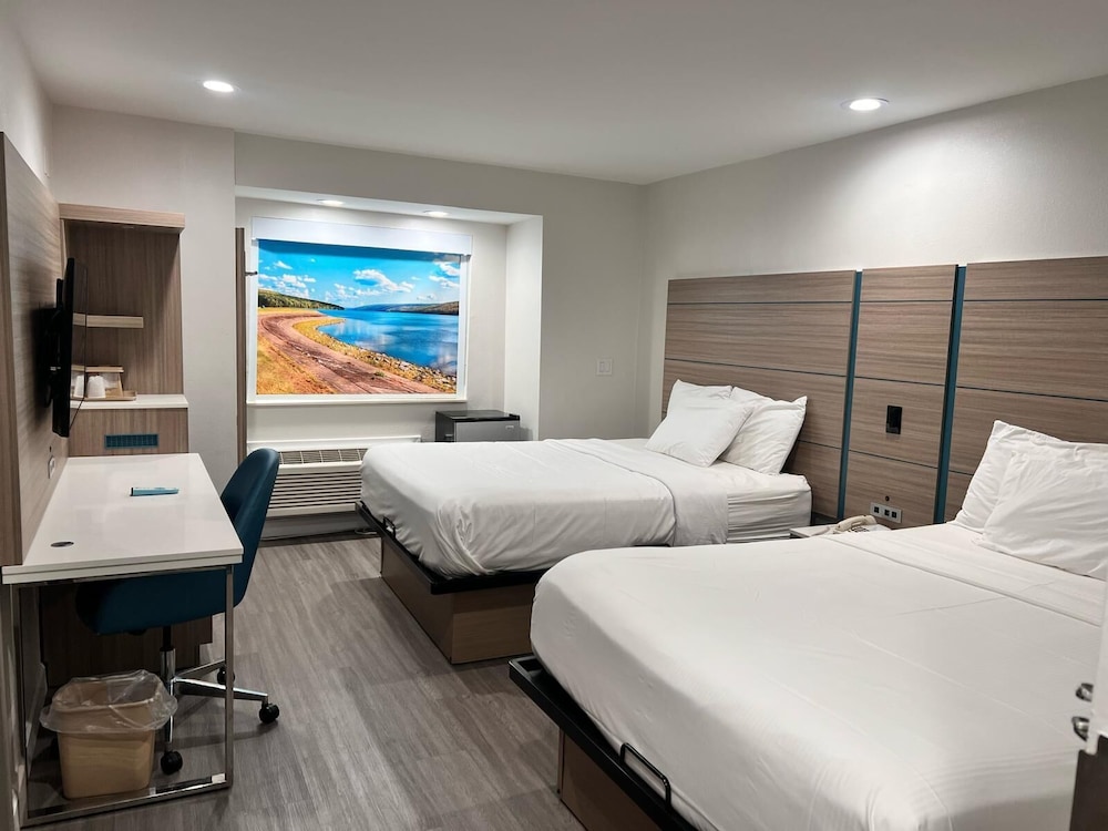 غرفة بسريرين كوين، Baymont by Wyndham Henrietta/Rochester 2/8