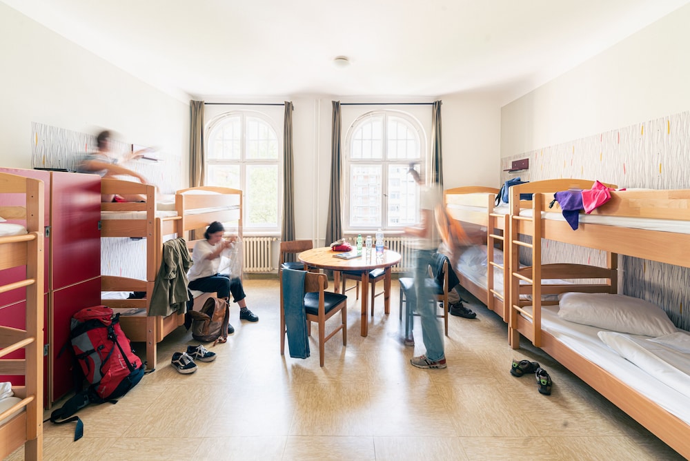 Three Little Pigs Hostel 39/44