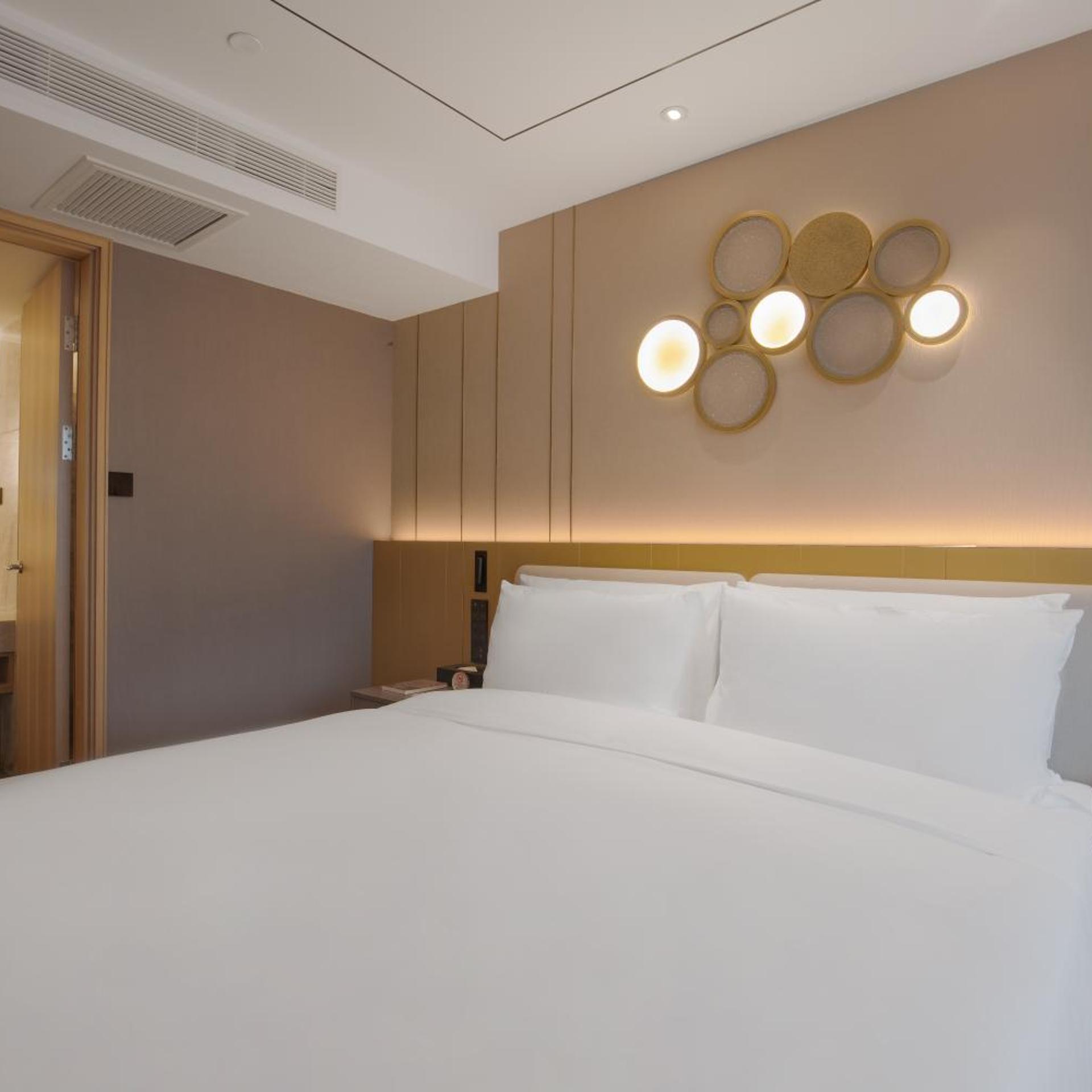Orange Hotel (Beijing Yansha Liangma River) 14/50