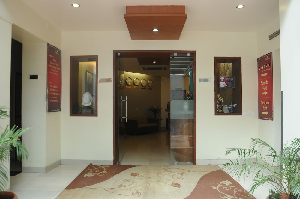HOTEL MADHAV 6/34