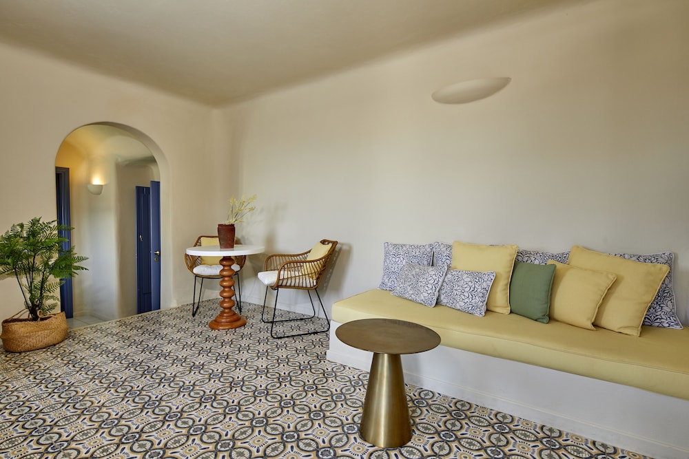 Luna Santorini Suites 32/50