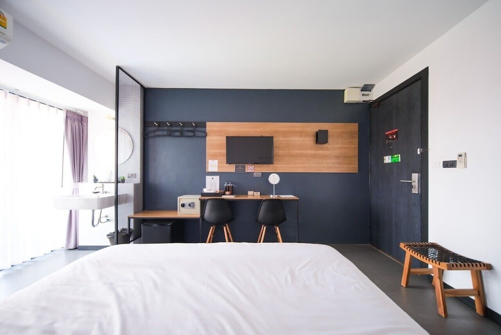 9.5 Hotel 27/70