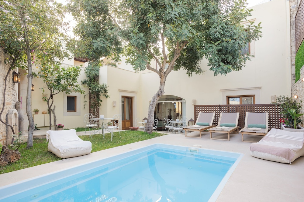 Z Boutique Hotel 45/50