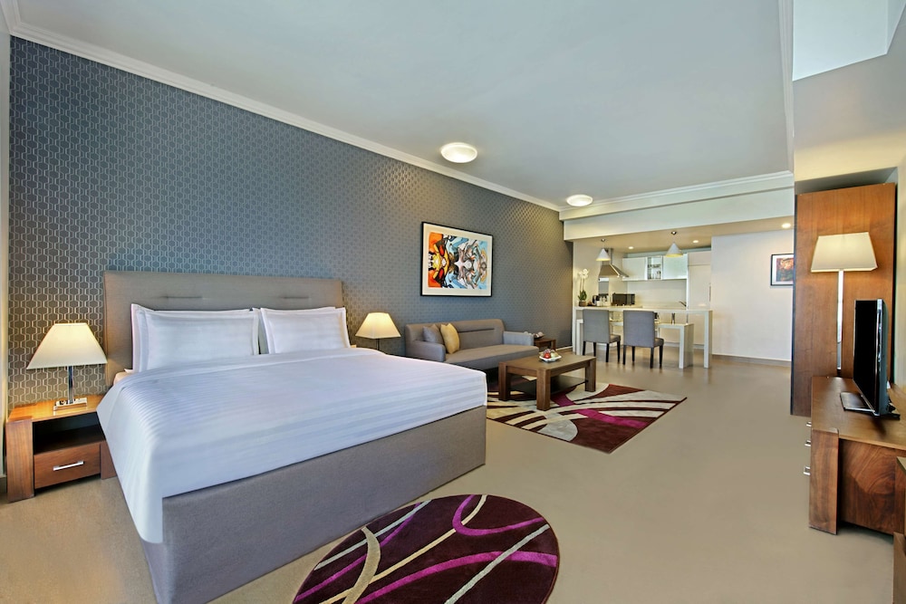 THE CURVE HOTEL 19/74