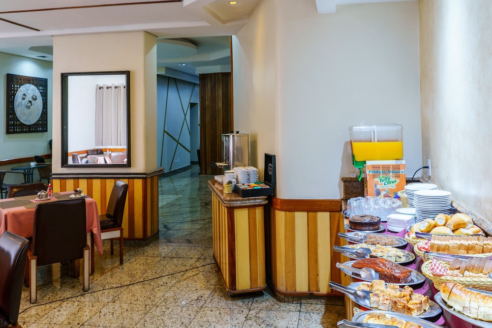 Carillon Plaza Hotel 42/50