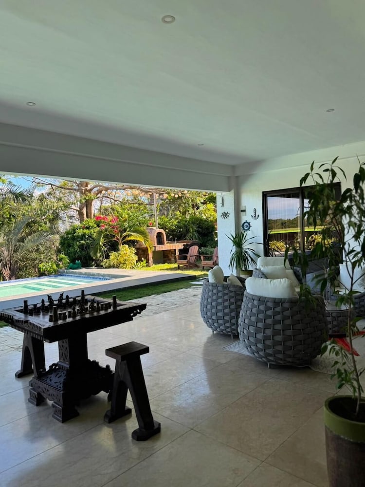 One Hagdan Villas 28/46