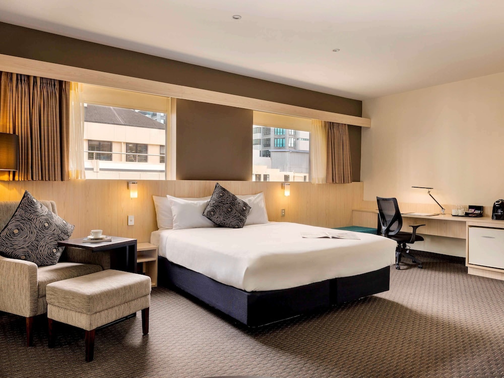 BUSINESS, KING BED
