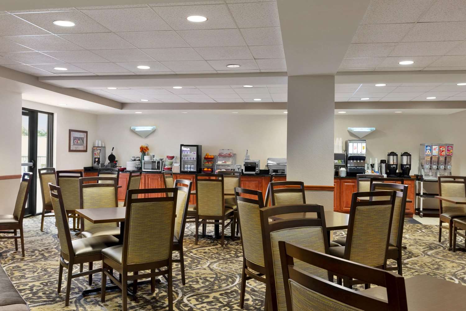Wingate By Wyndham Bentonville Airport 27/42