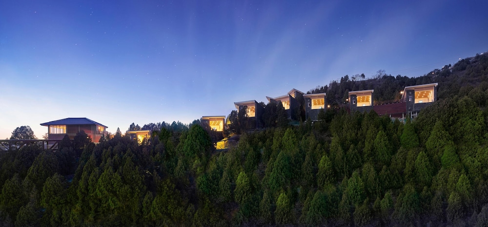 Grand Bay Hotel Beijing 64/70