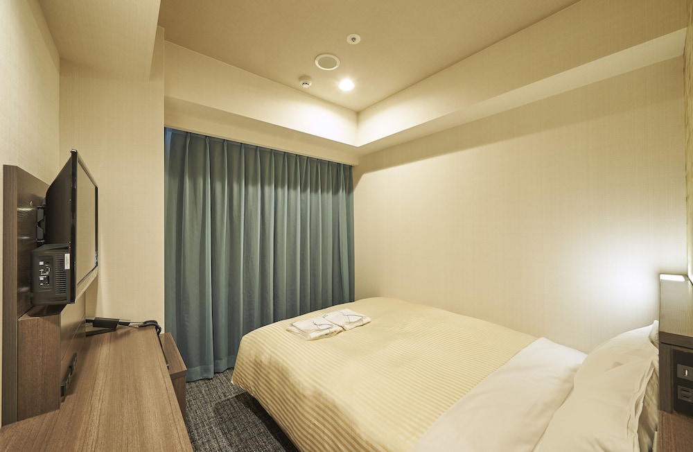ROOM, DOUBLE BED
