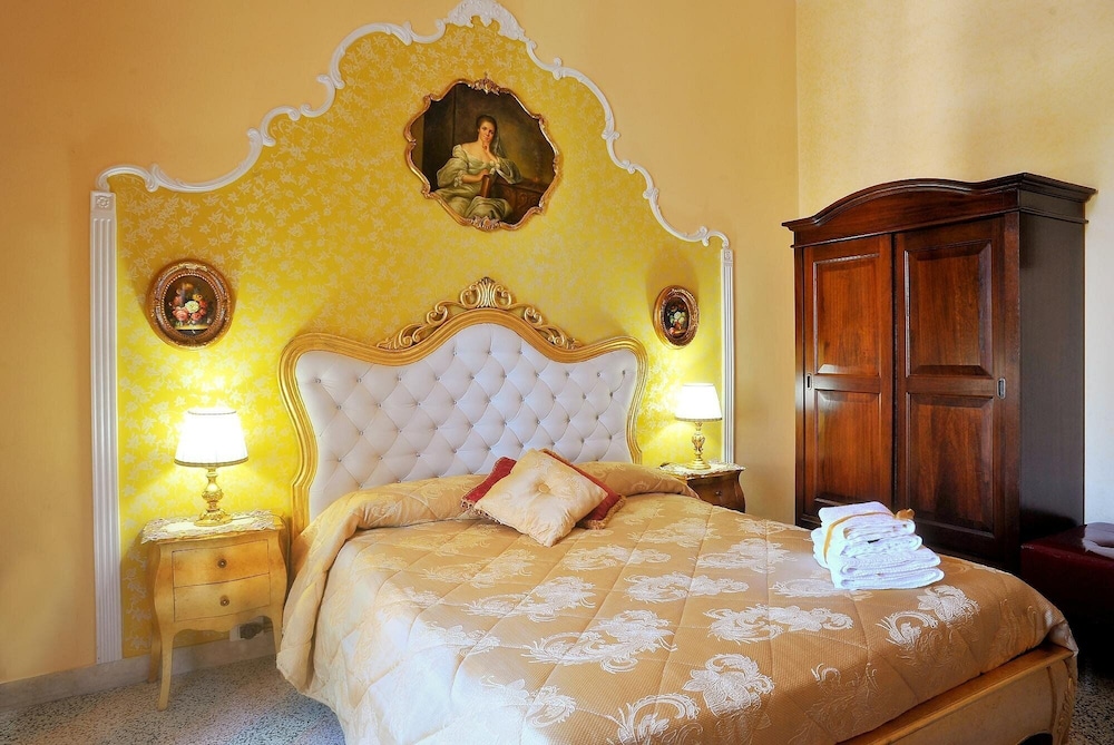 La Dolce Vita Luxury House 13/25