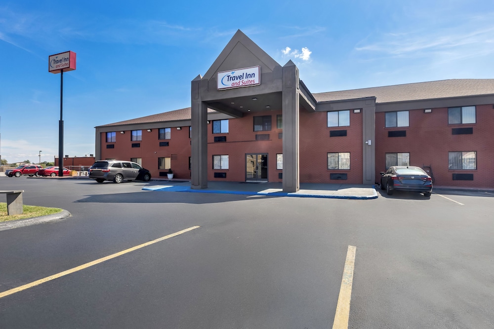 Travel Inn & Suites 41/50