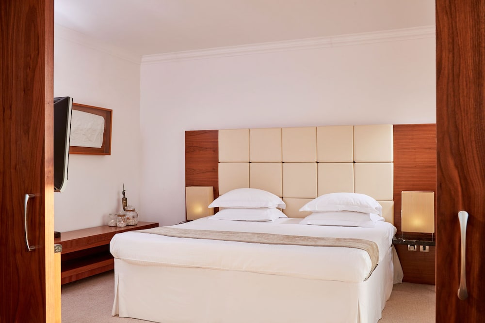 Grecian Park Hotel 24/75
