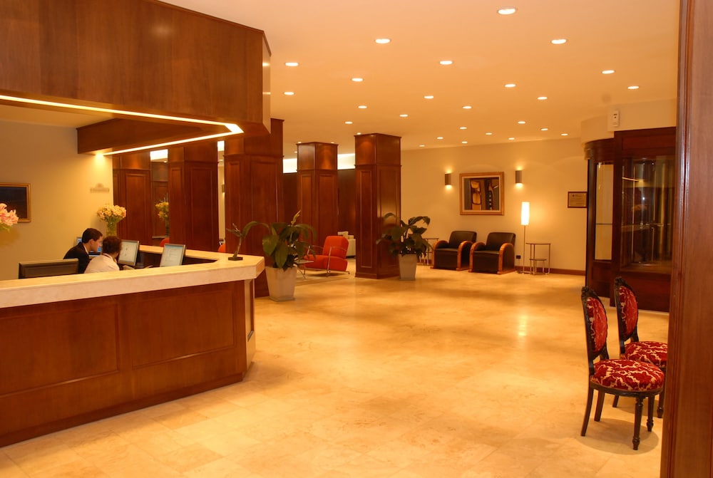 Gran Dora Hotel 4/30