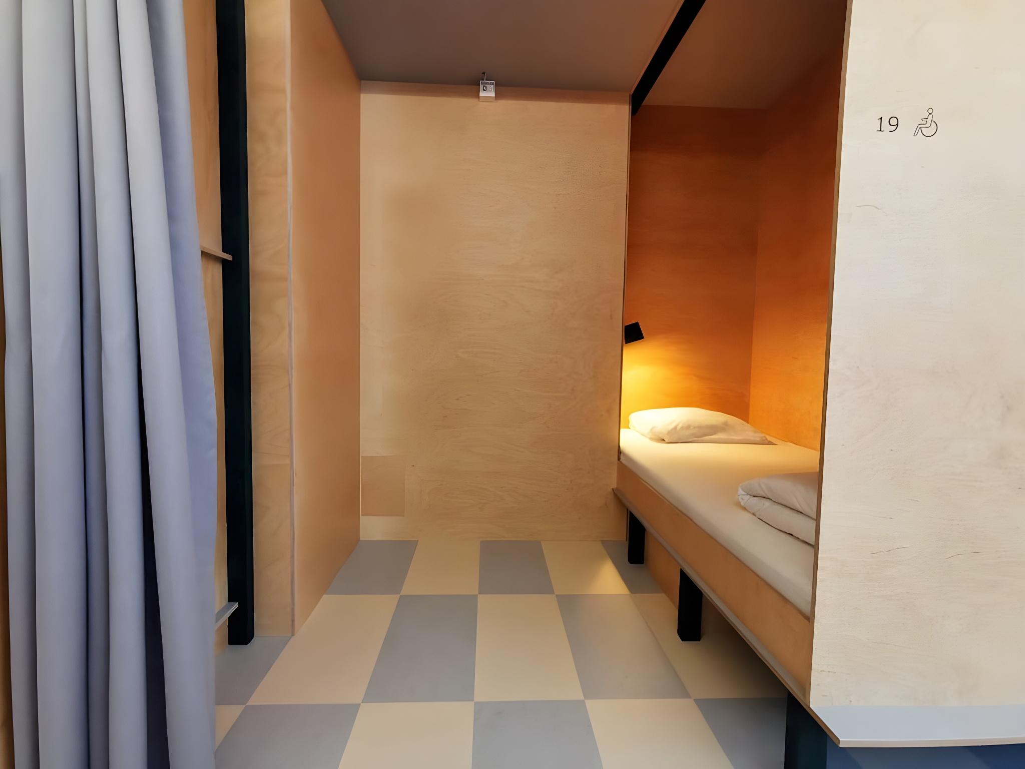 CAPSULE, SINGLE, ACCESSIBLE