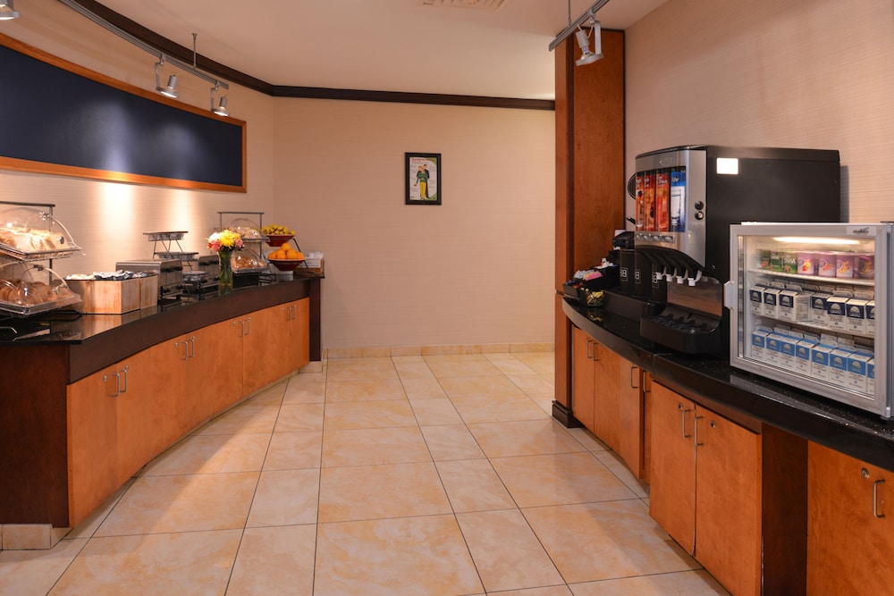 Fairfield Inn And Suites By Marriott Ft Pierce 6/50