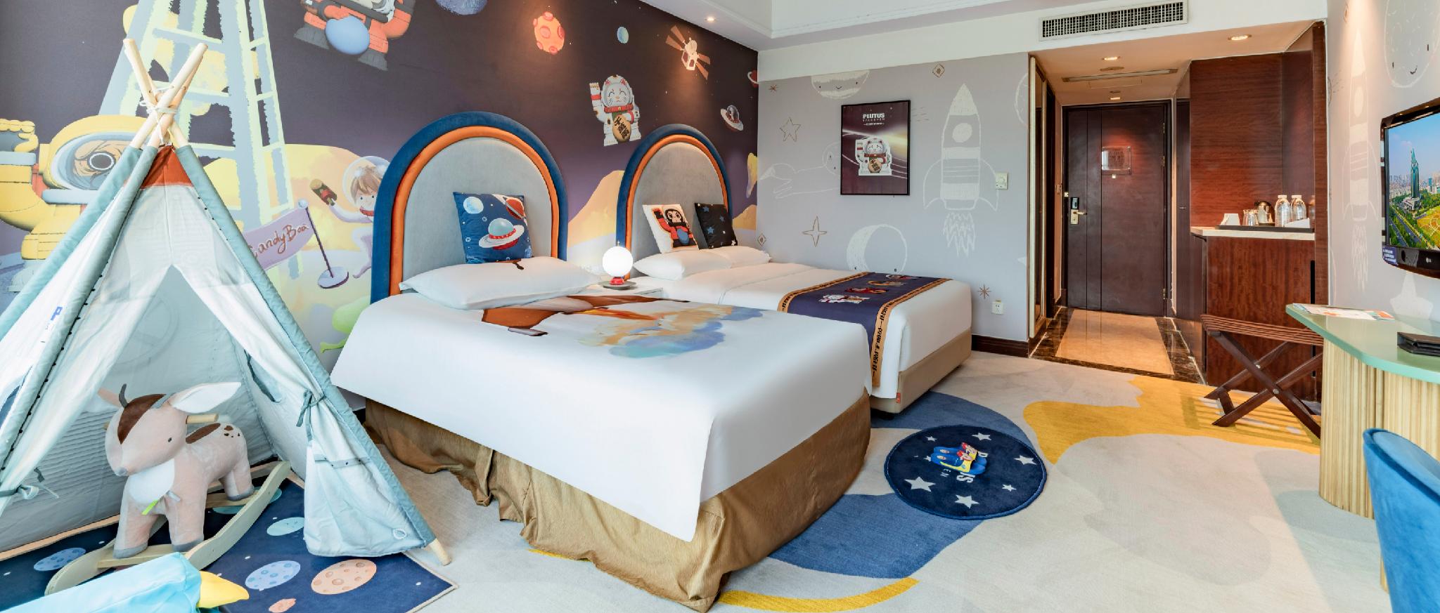 Theme, Twin Beds