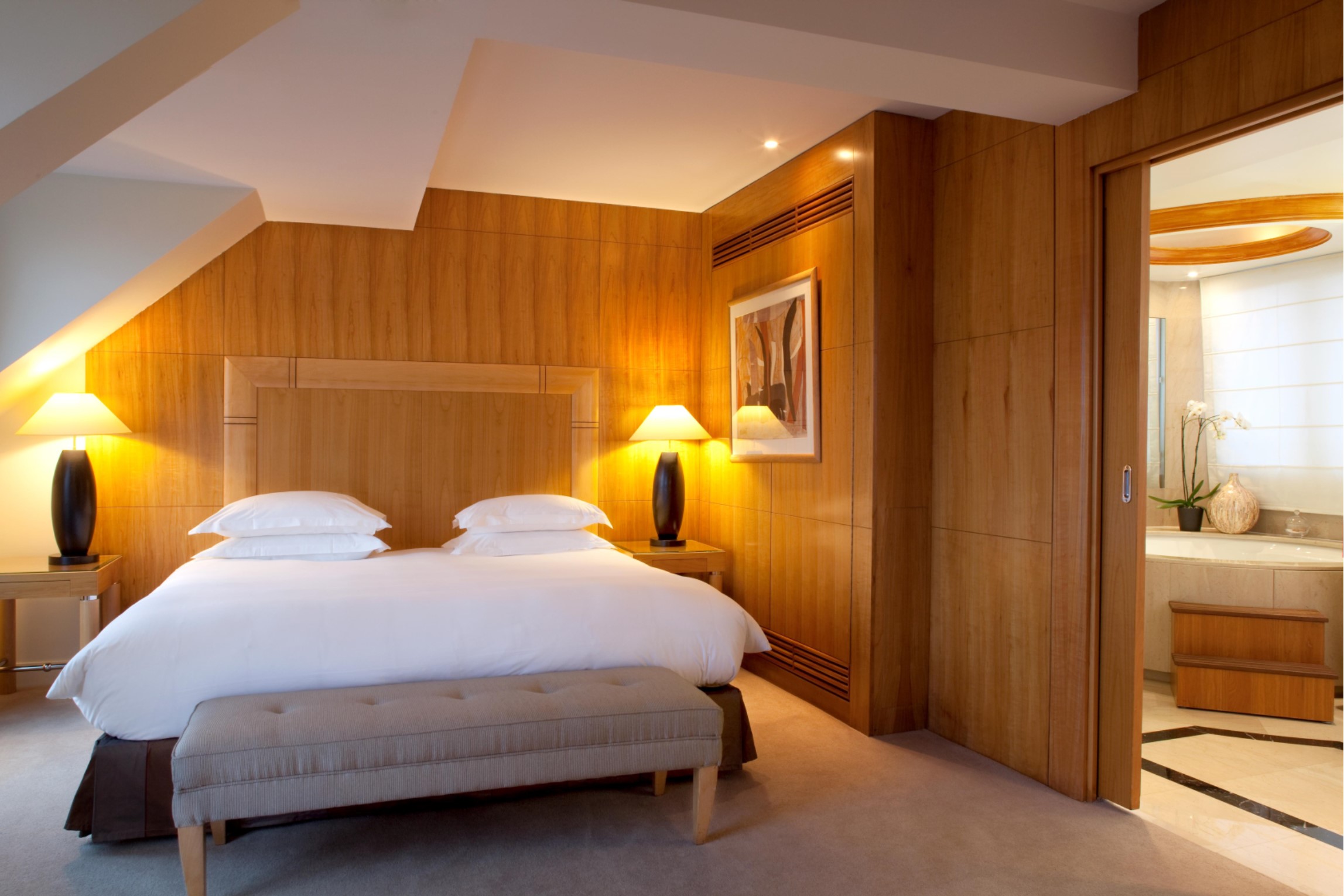 Parisian, Suite