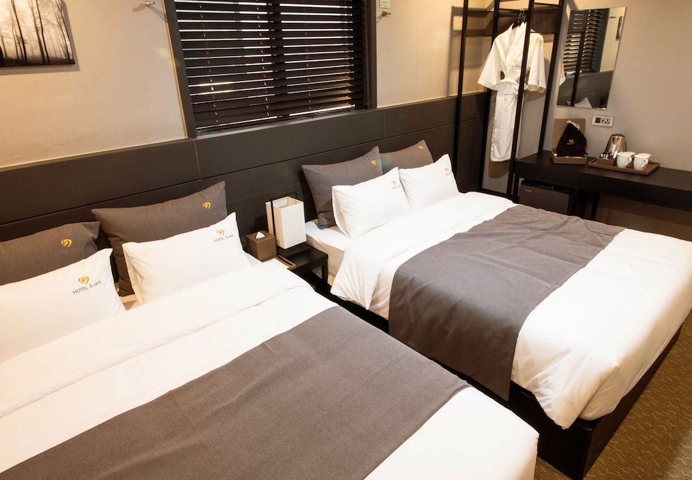 B Cent Hotel 25/58