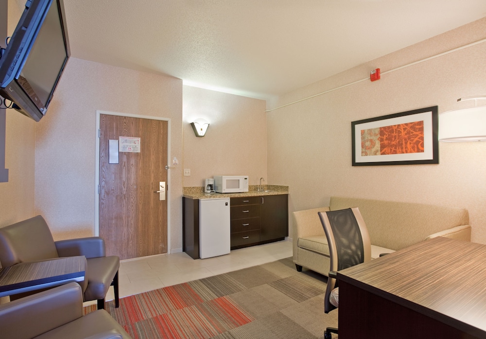 Holiday Inn Express Hotel Suites Beatrice 42/76
