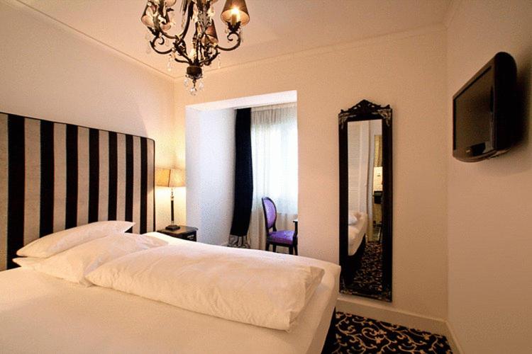 Hotel Aleksandra 10/26