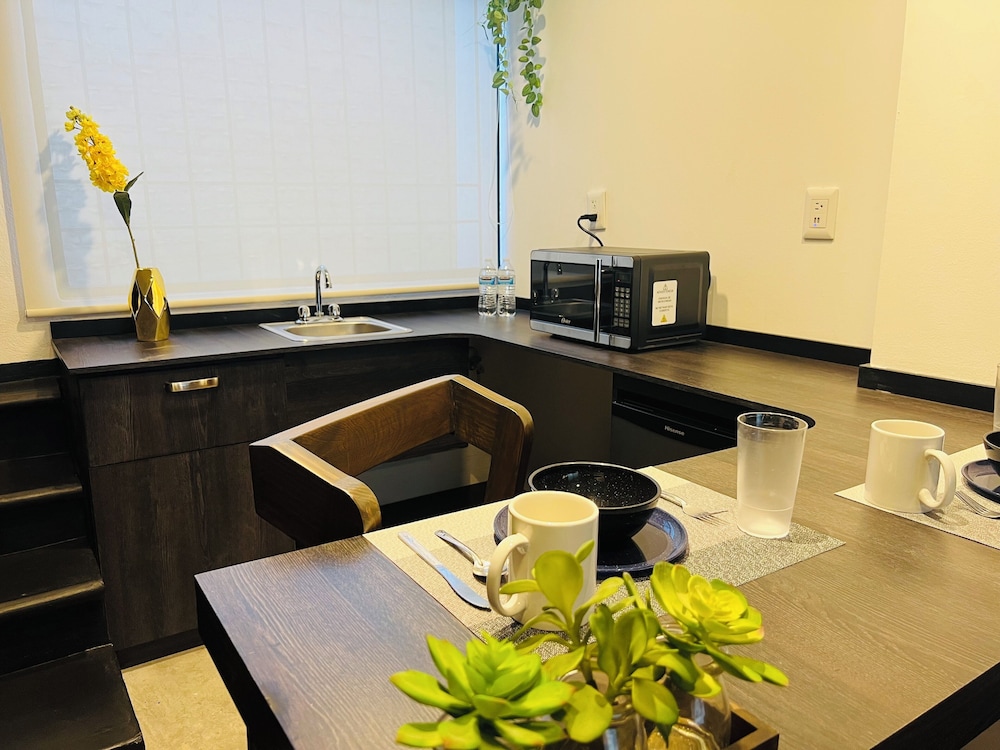 QA Hotel 4/50