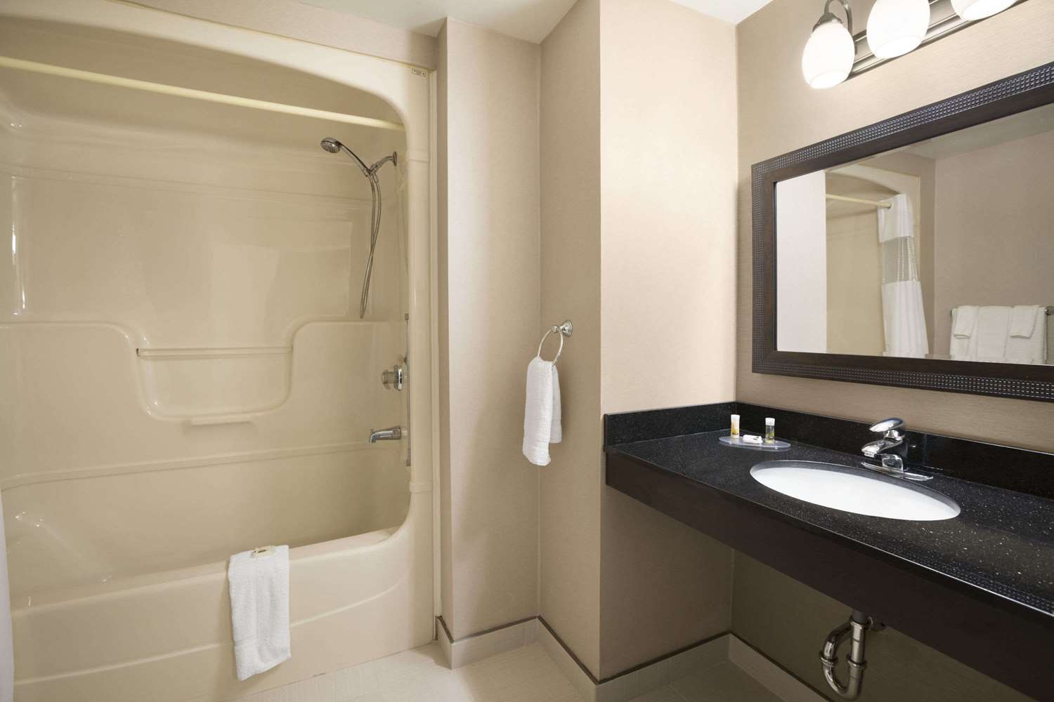Days Inn by Wyndham Stouffville 27/28