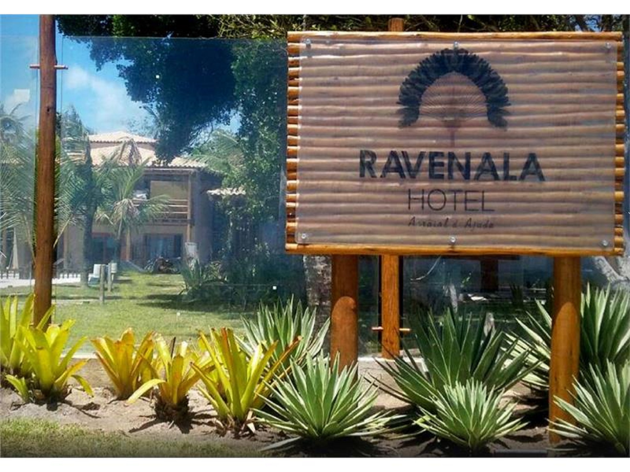 Ravenala Hotel 2/19