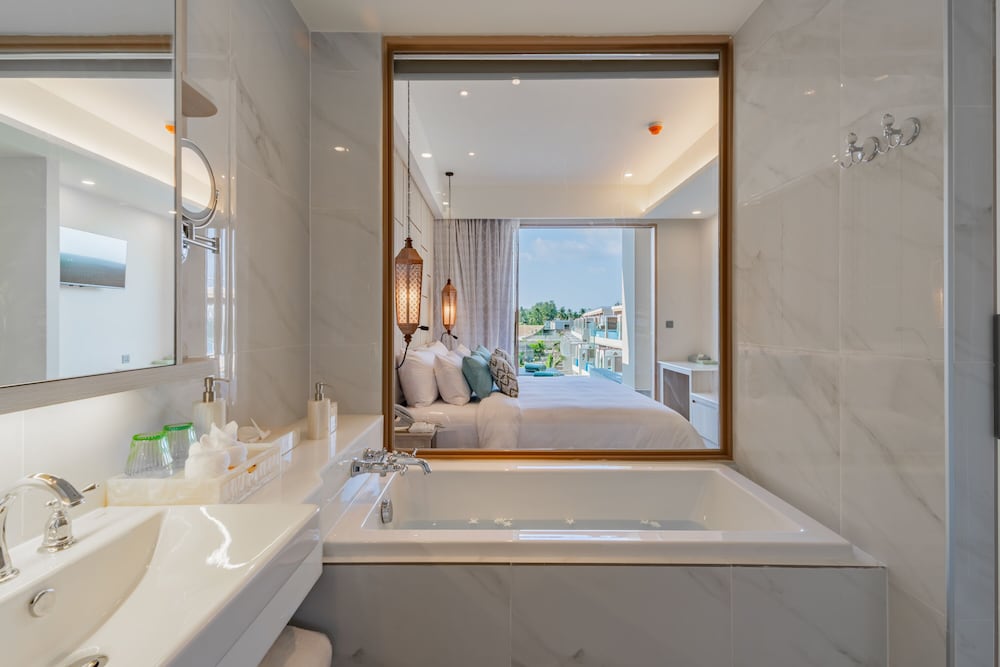 2 Bedrooms, Pool, Suite, 1 King and 1 Single Beds, Sea Side, The Little Shore Khao Lak by Katathani 10/10