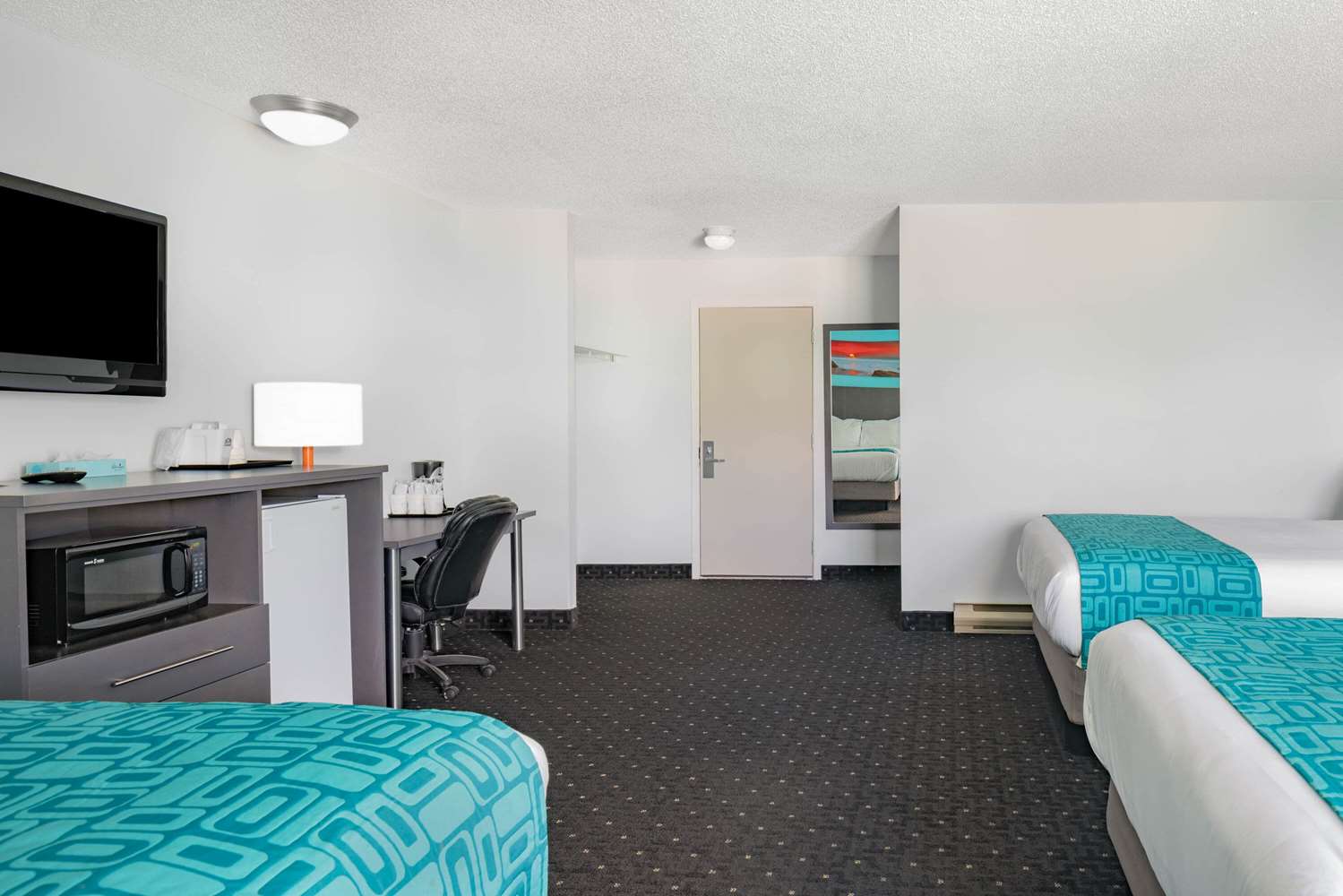 Howard Johnson by Wyndham Gananoque 22/30
