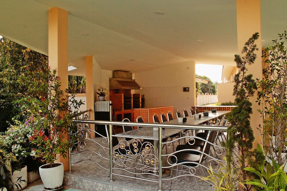 Nok Resort & Hotel 10/50