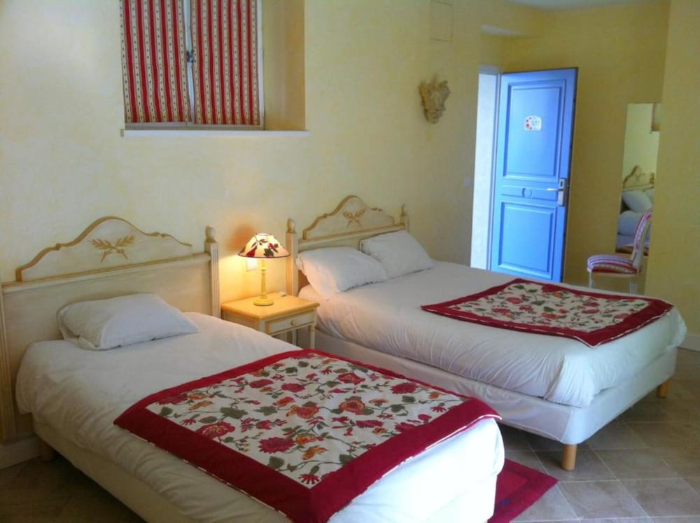 Chateau de Challanges 13/70