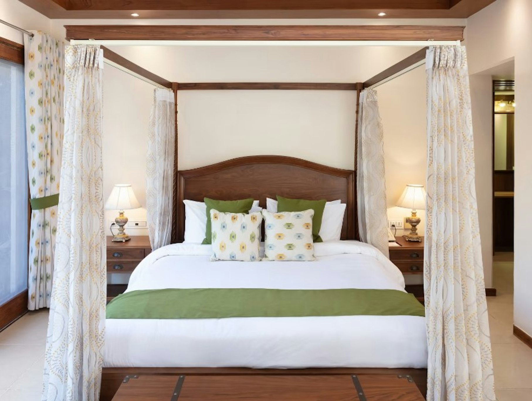 SURYA VILAS LUXURY SPA & RESORT 3/25