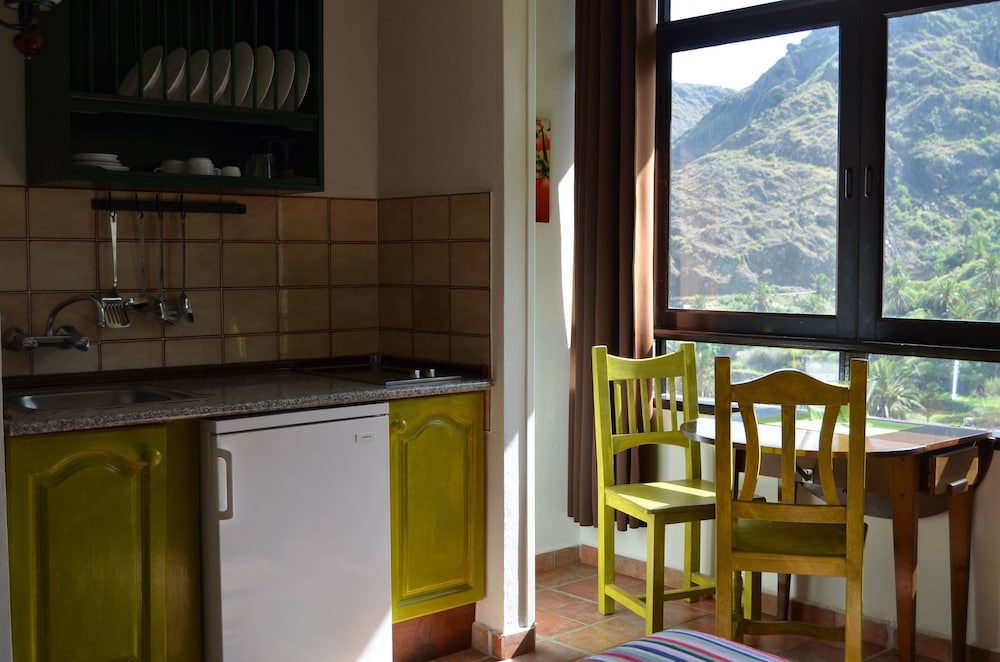 APARTAMENTOS LOS TELARES 50/50