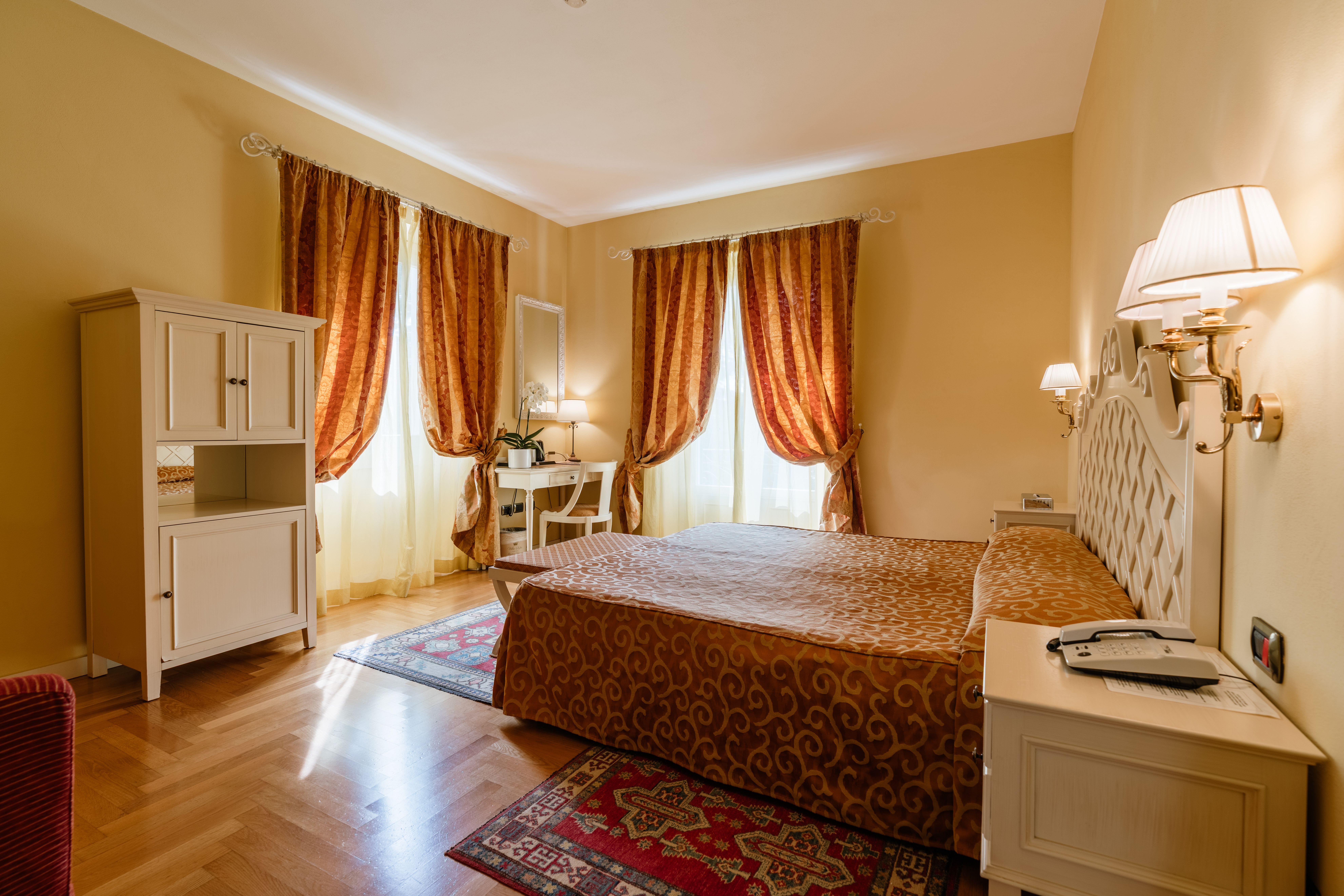 Room at Hotel Villa Sofia, GARDONE RIVIERA
