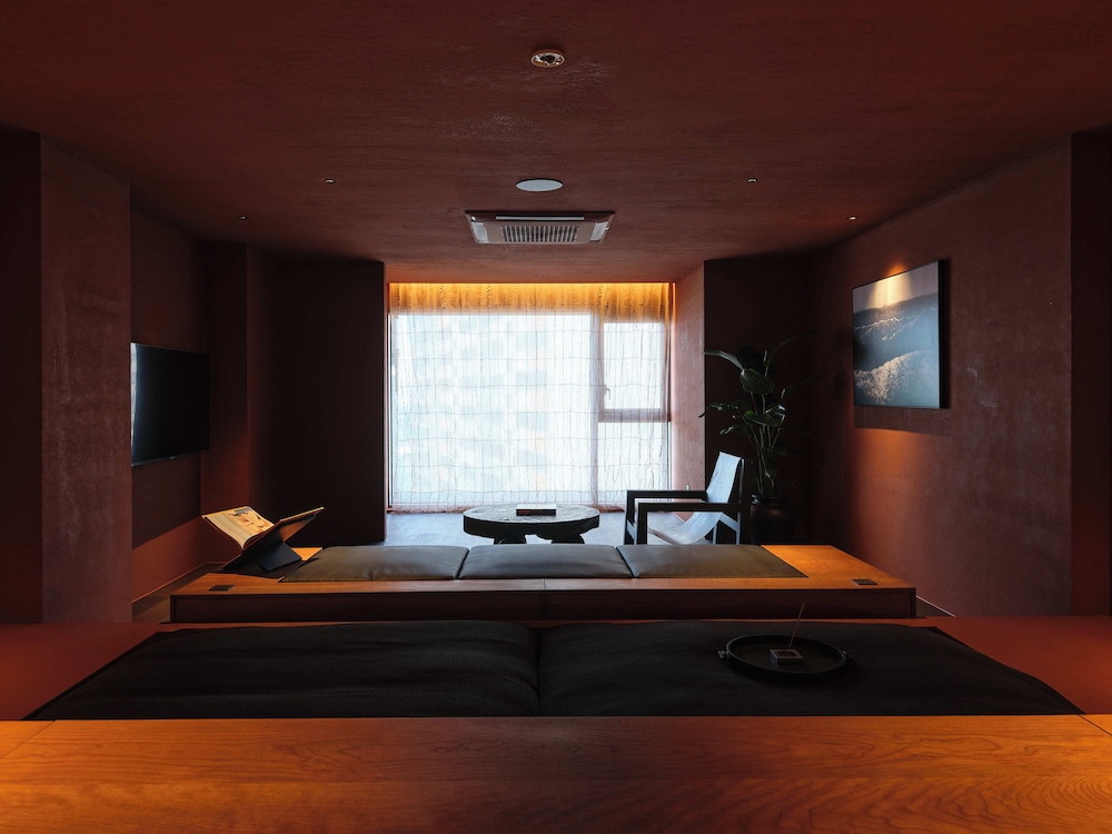 After Chapter Hotel 21/50