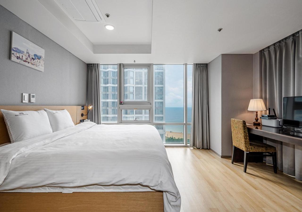 Room, Double or Twin Bed, Side Sea View