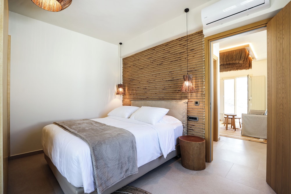 Superior, Suite, Double Bed, Sofa, Pool Access