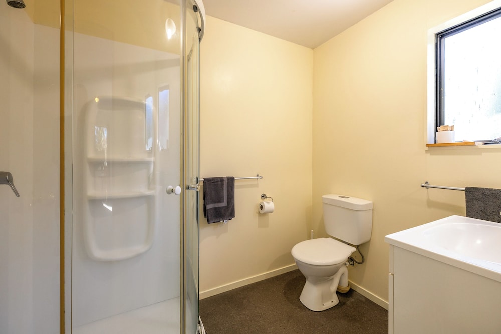 Waiheke Island Motel 50/50
