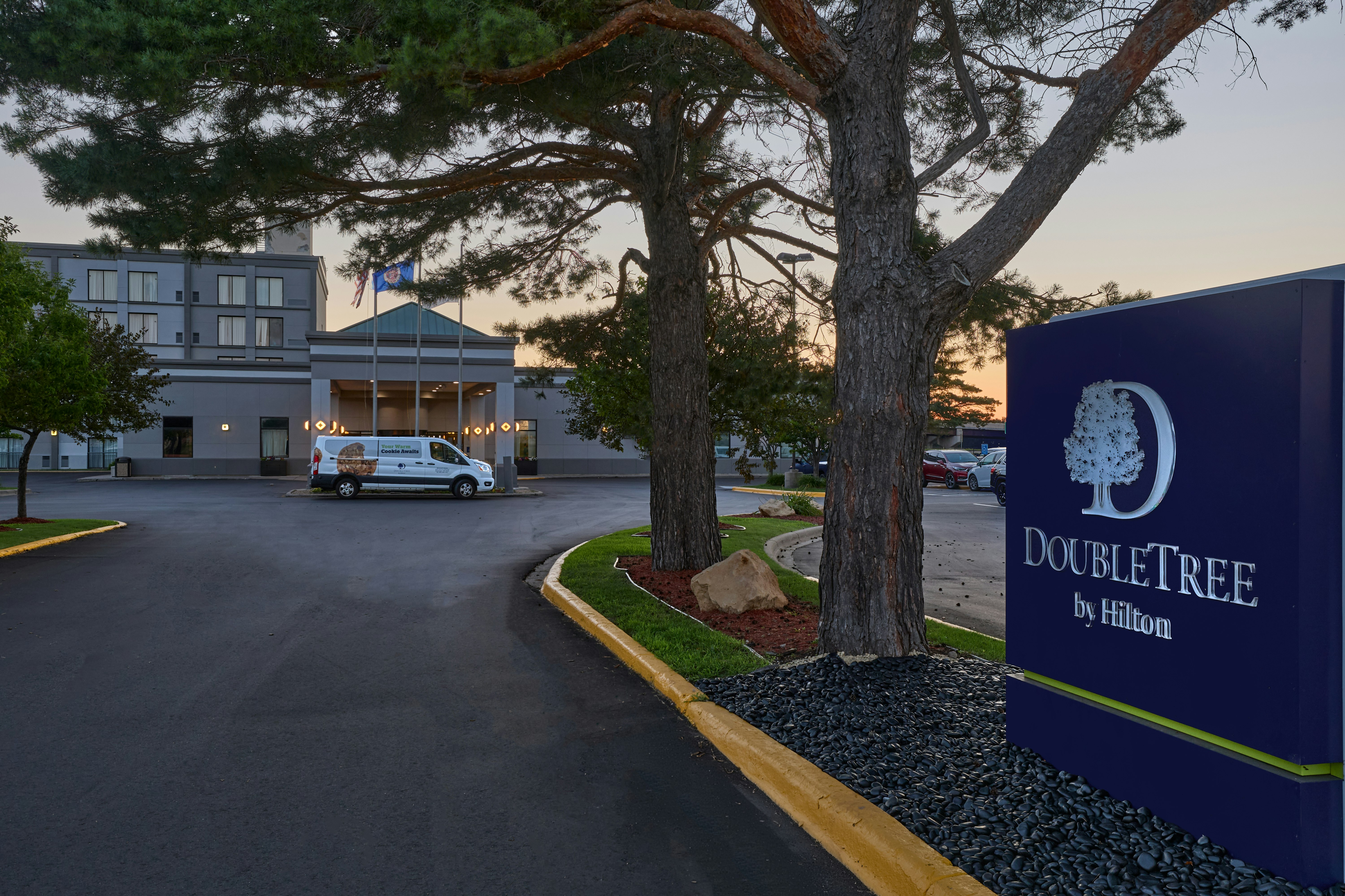 DoubleTree by Hilton Minneapolis Airport 34/35