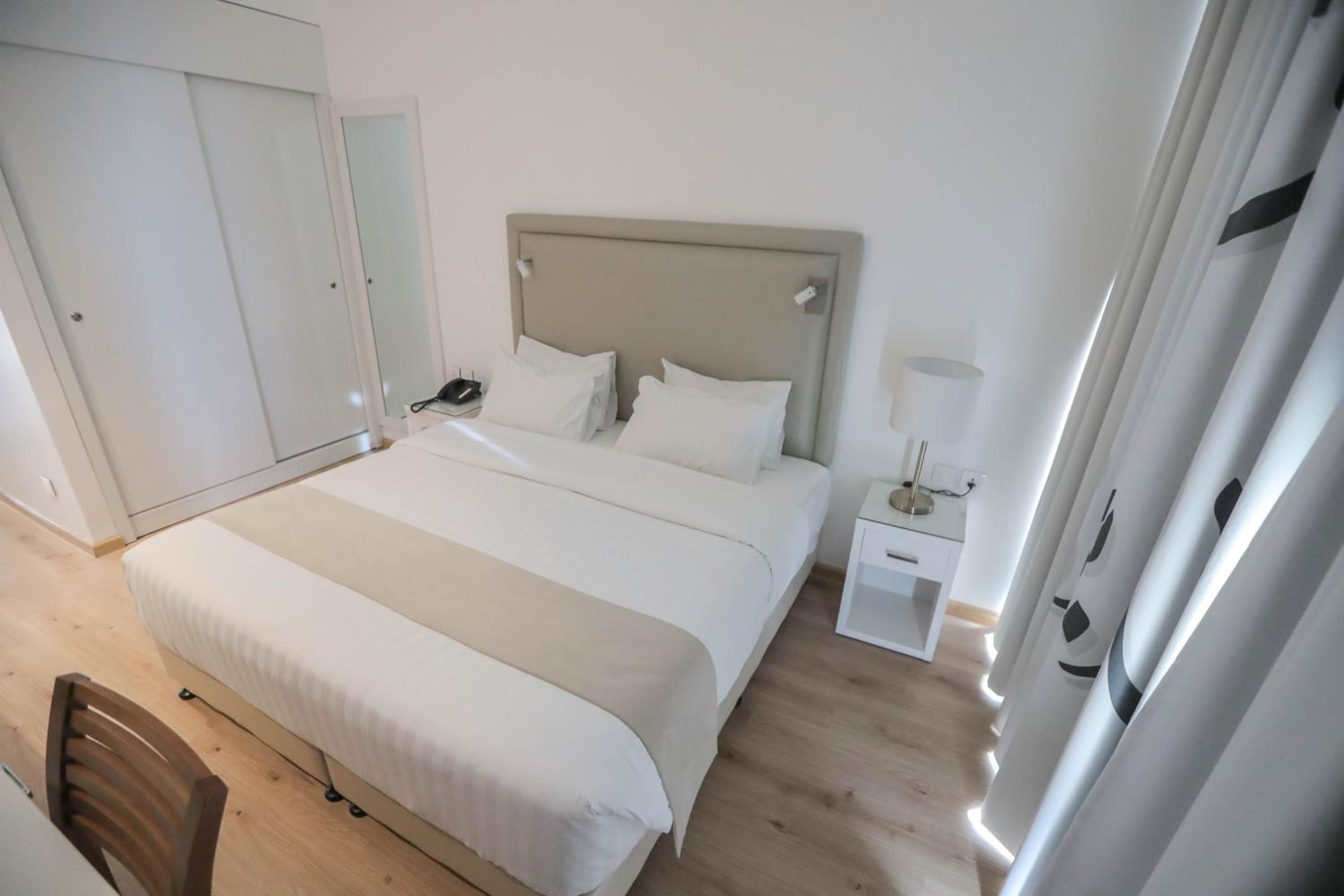 Room, Double Bed