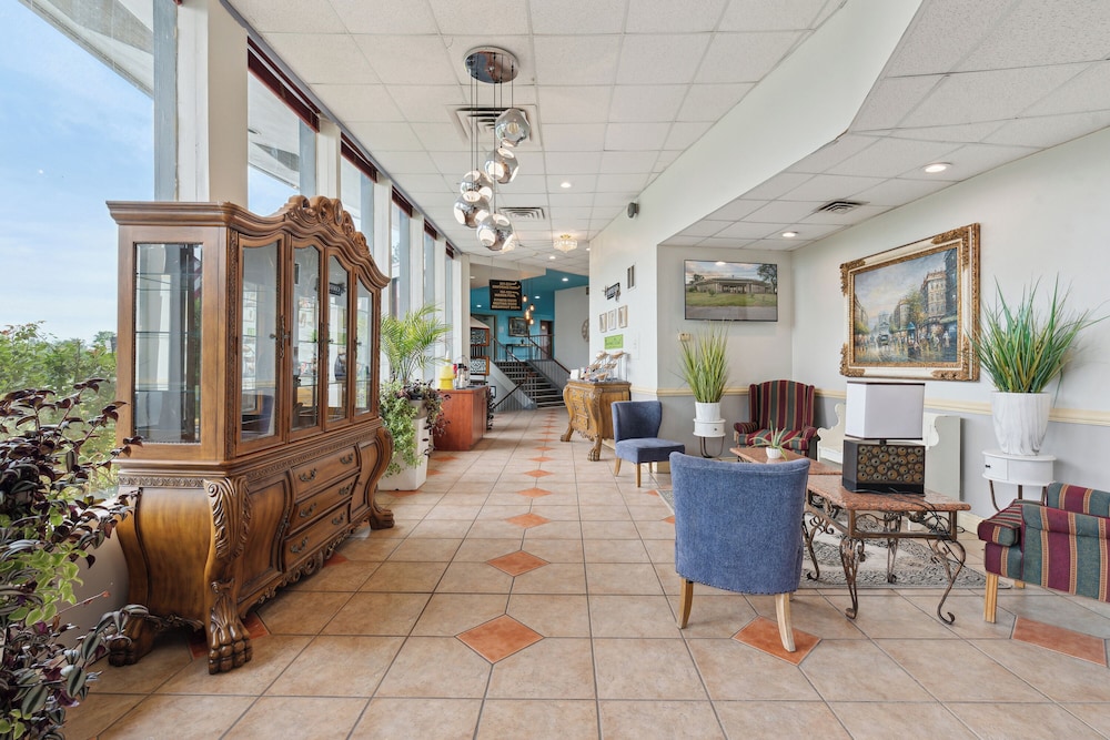 Days Inn by Wyndham Toledo 25/37