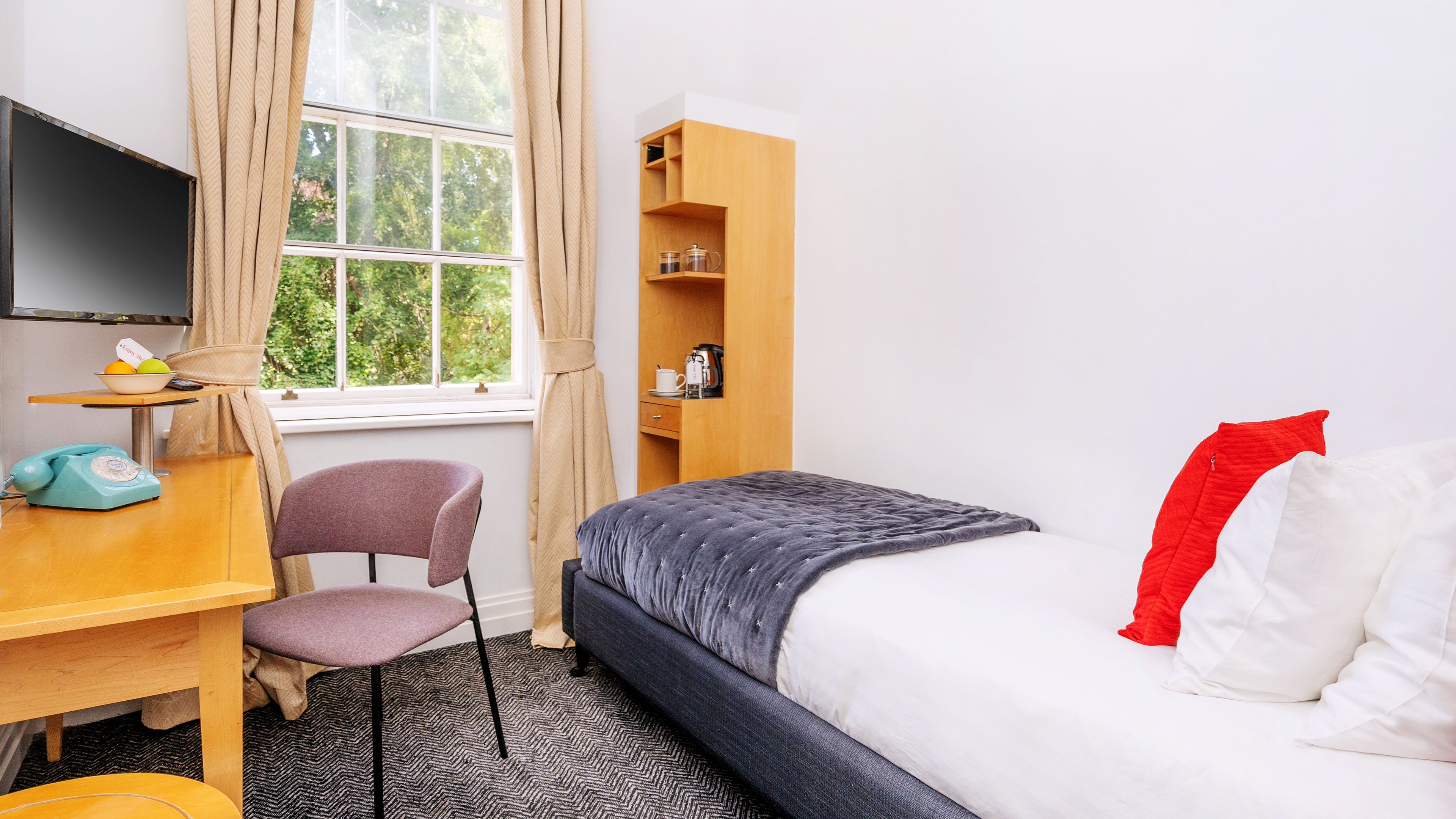Berkeley Square Hotel 23/73