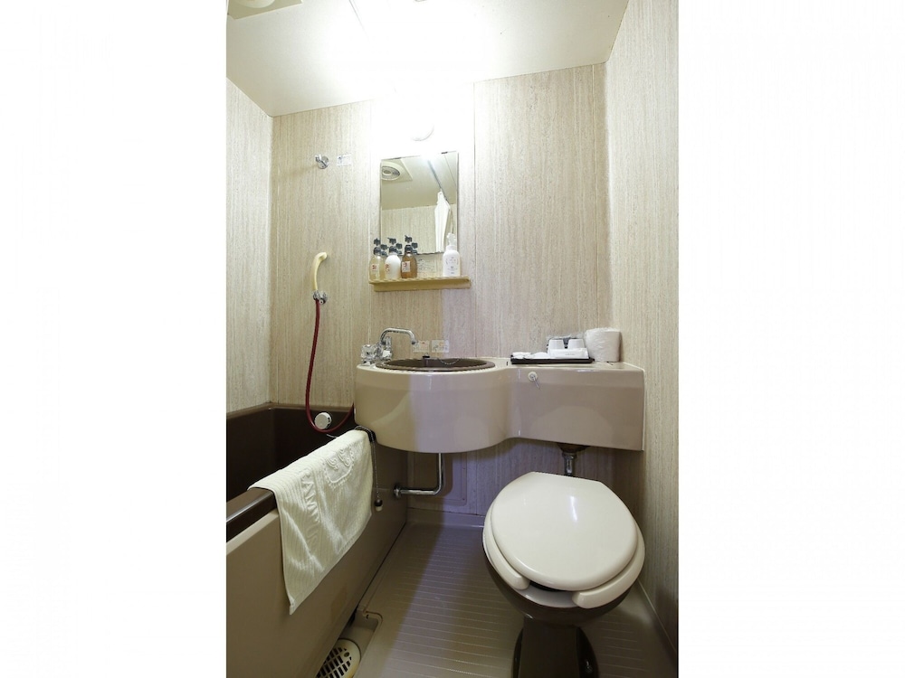 Grampus Inn Osaka 49/50