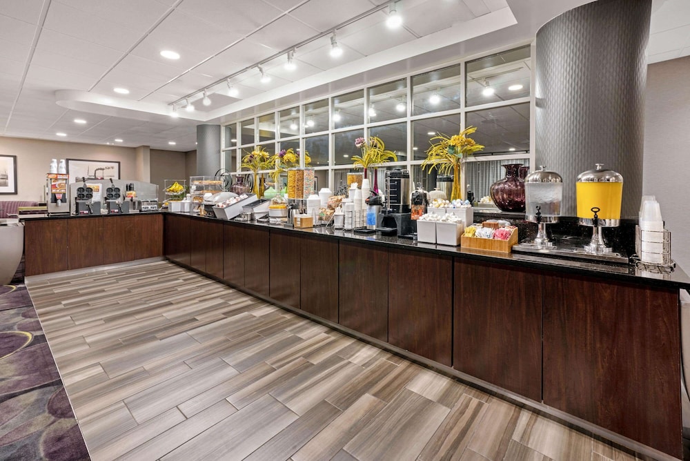 La Quinta Inn & Suites by Wyndham Tacoma - Seattle 25/45