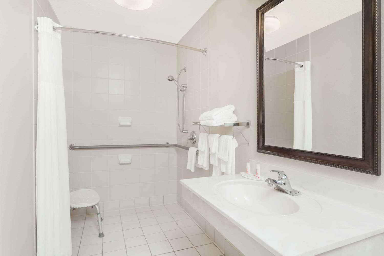 Days Inn by Wyndham Seguin TX 27/27